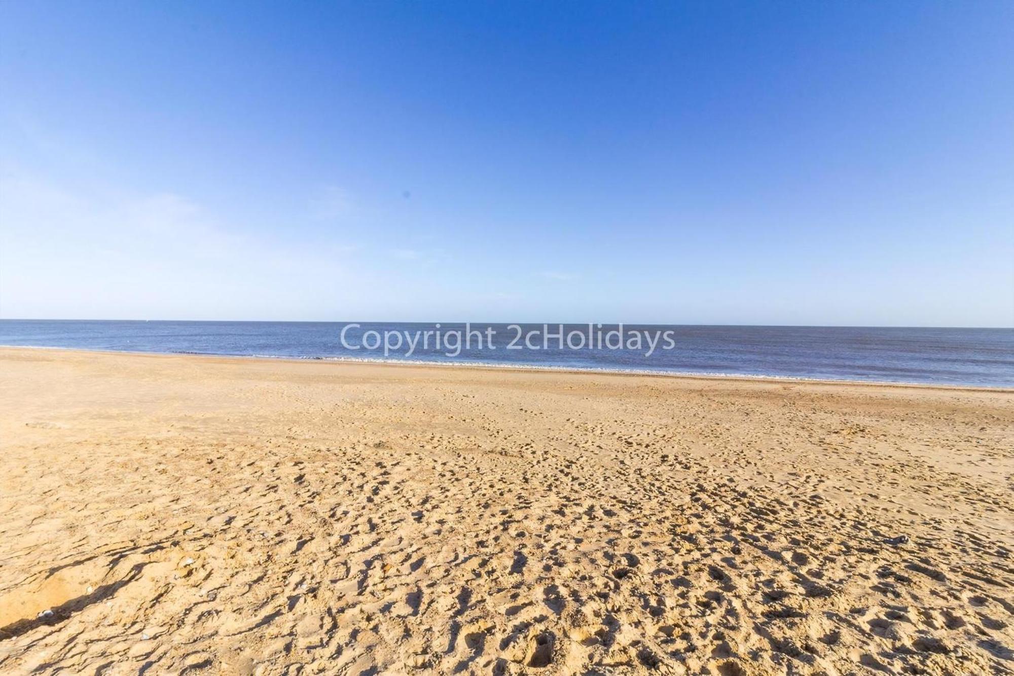 Great 3 Bedroom Chalet To Hire With In Hemsby, Great Seaside Break! Ref 18194B Exterior photo
