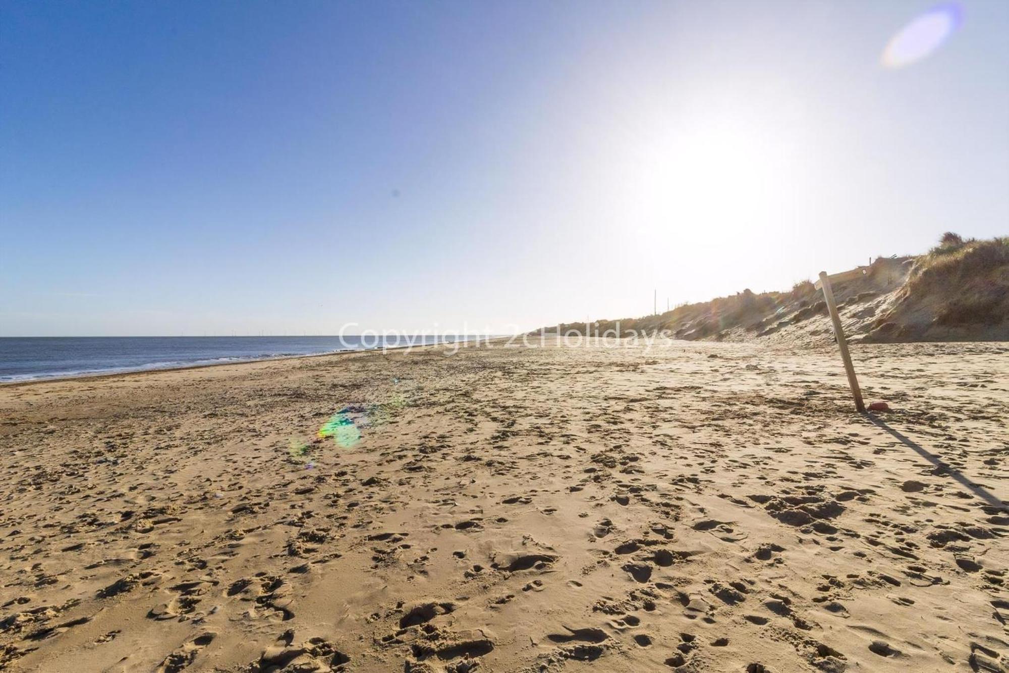 Great 3 Bedroom Chalet To Hire With In Hemsby, Great Seaside Break! Ref 18194B Exterior photo