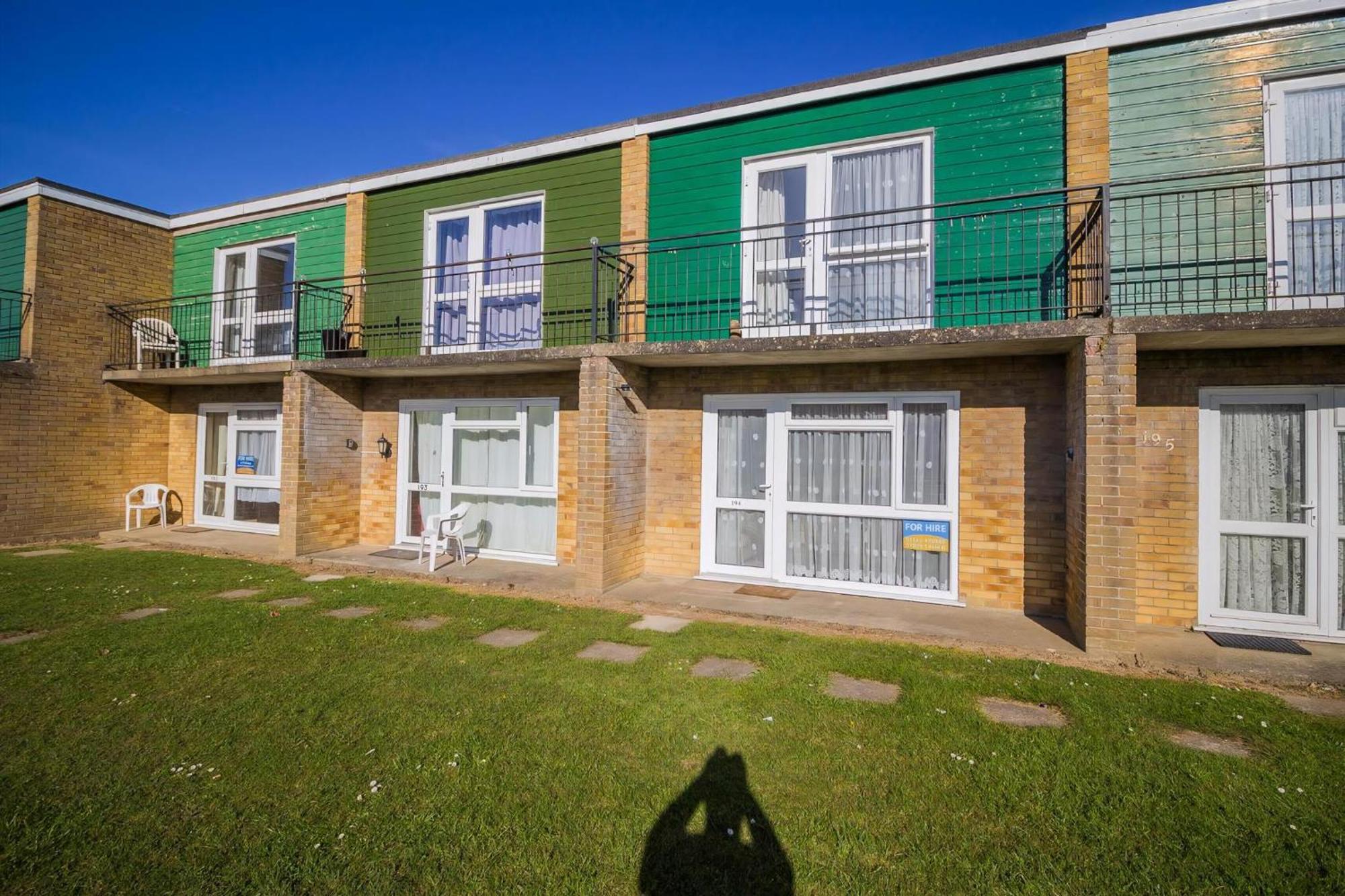 Great 3 Bedroom Chalet To Hire With In Hemsby, Great Seaside Break! Ref 18194B Exterior photo
