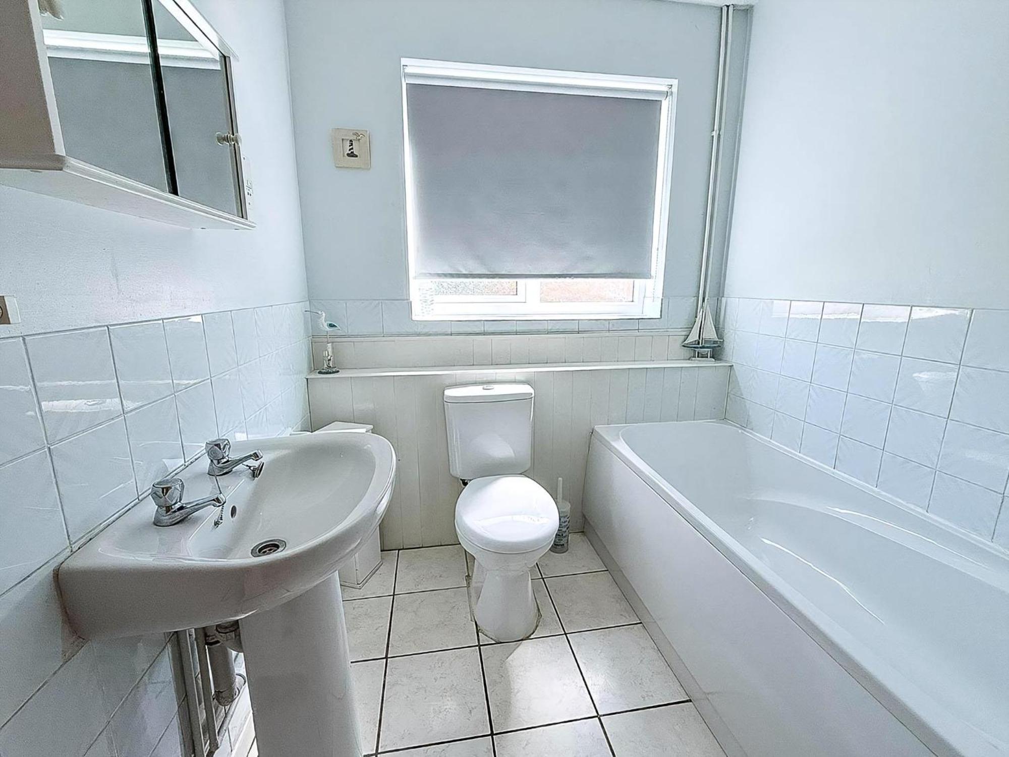 Great 3 Bedroom Chalet To Hire With In Hemsby, Great Seaside Break! Ref 18194B Exterior photo